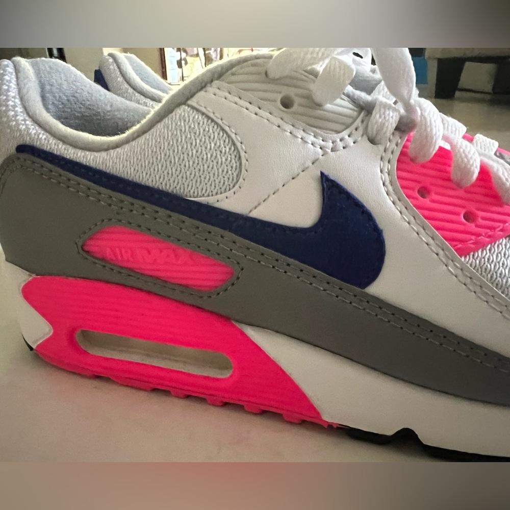 Women’s Nike Air Max Size 10